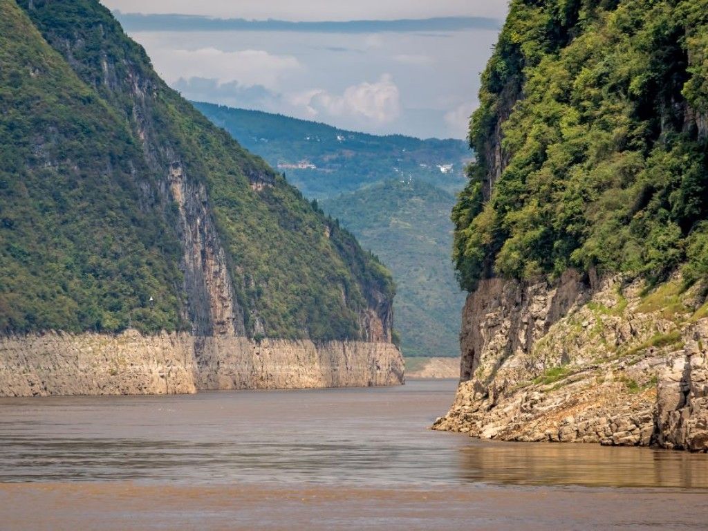 Canyon Walls of the Shennong Stream