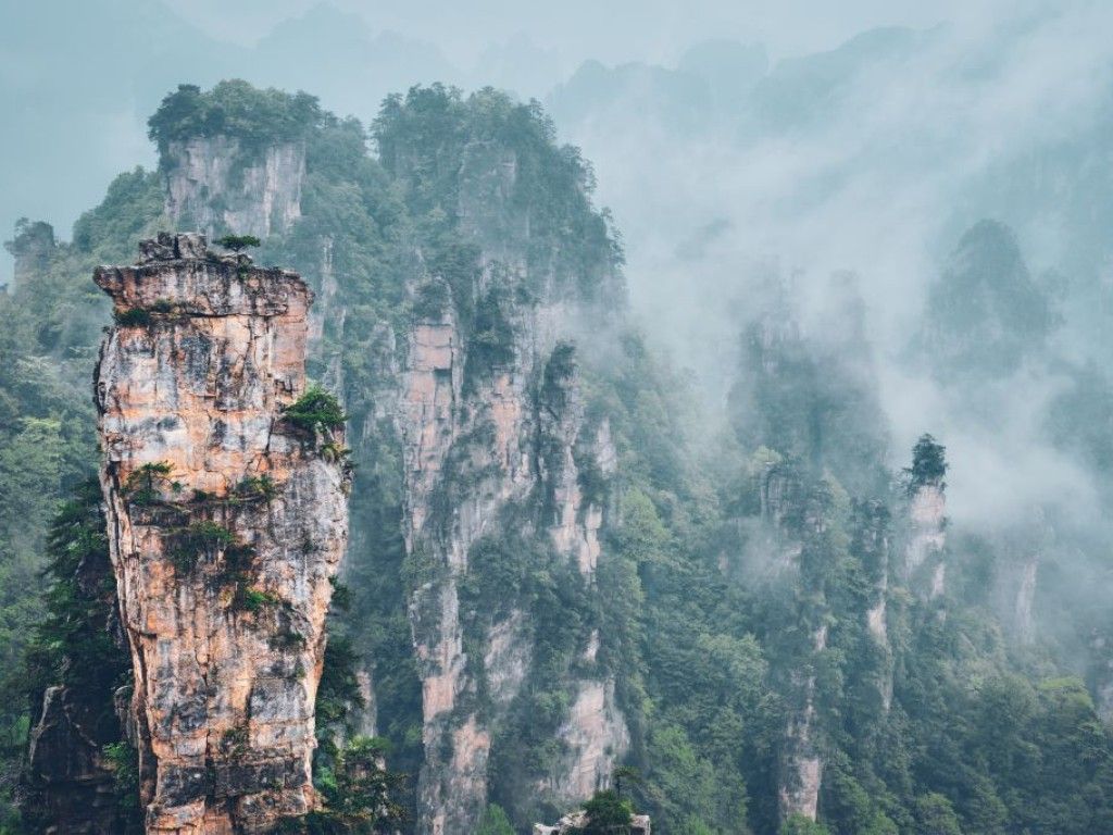ENCHANTING ZHANGJIAJIE & FENGHUANG ANCIENT TOWN